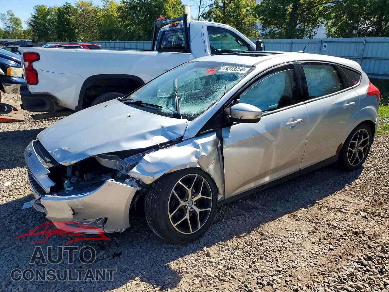 FORD FOCUS 2018 - 1FADP3M26JL317135