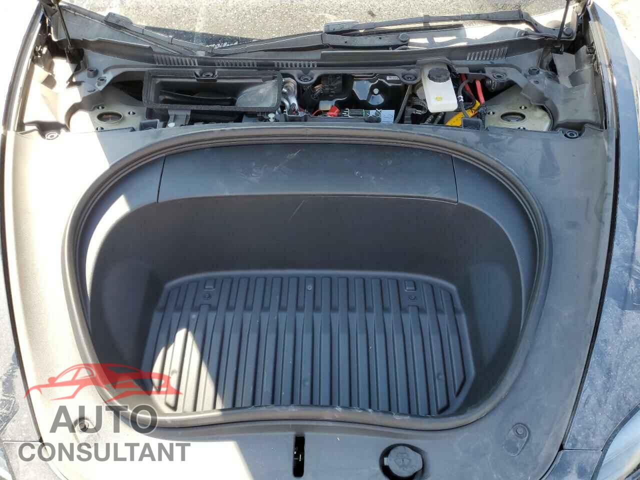 TESLA MODEL 3 2024 - 5YJ3E1EA3RF784534