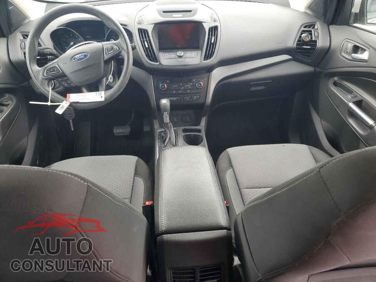 FORD ESCAPE 2017 - 1FMCU9G95HUE62208