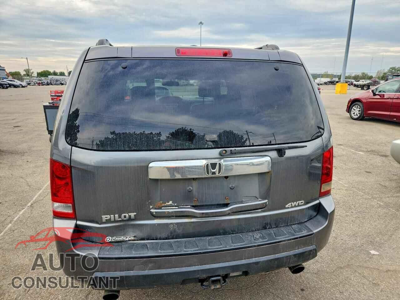 HONDA PILOT 2011 - 5FNYF4H71BB012883