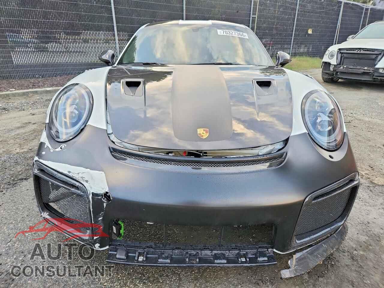 PORSCHE 911 2018 - WP0AE2A95JS185859