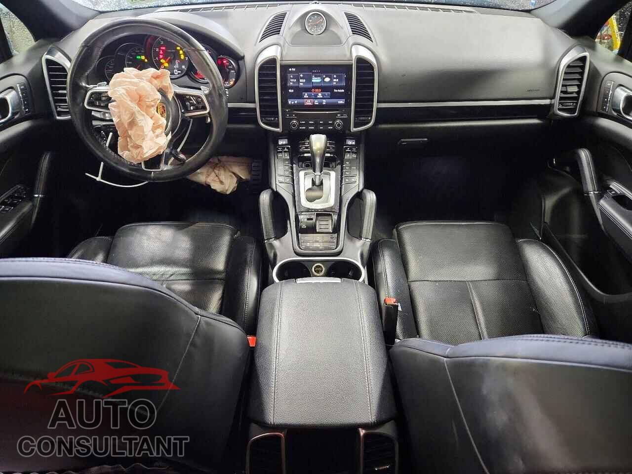 PORSCHE CAYENNE 2018 - WP1AA2A28JKA05383