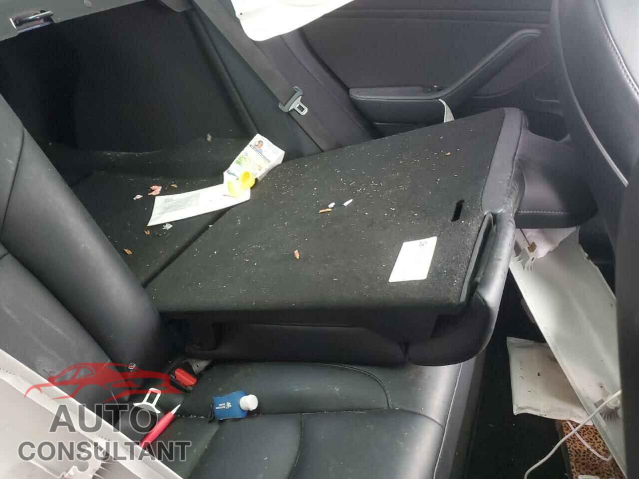 TESLA MODEL 3 2018 - 5YJ3E1EA8JF154352