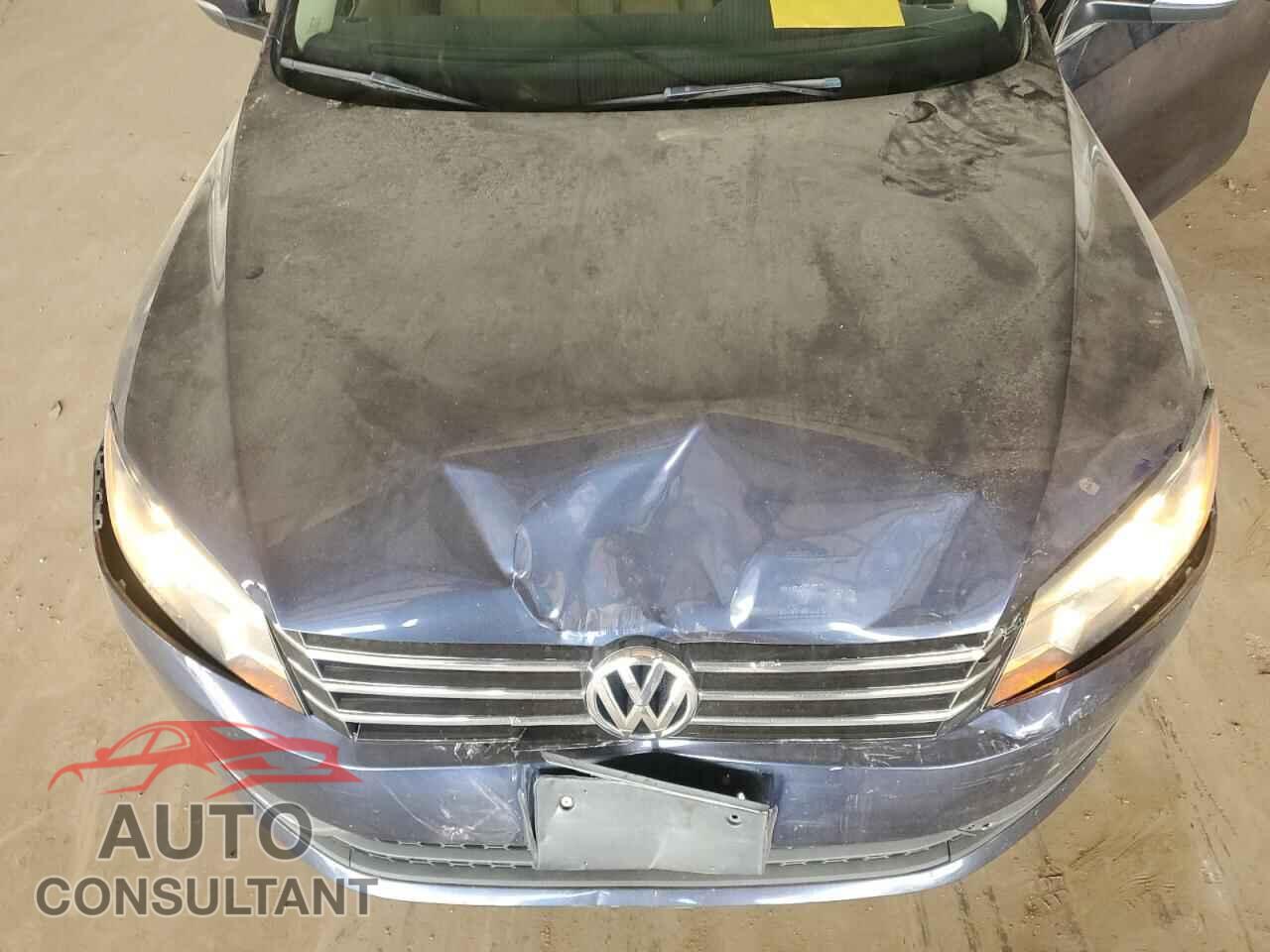 VOLKSWAGEN PASSAT 2015 - 1VWAT7A32FC096635