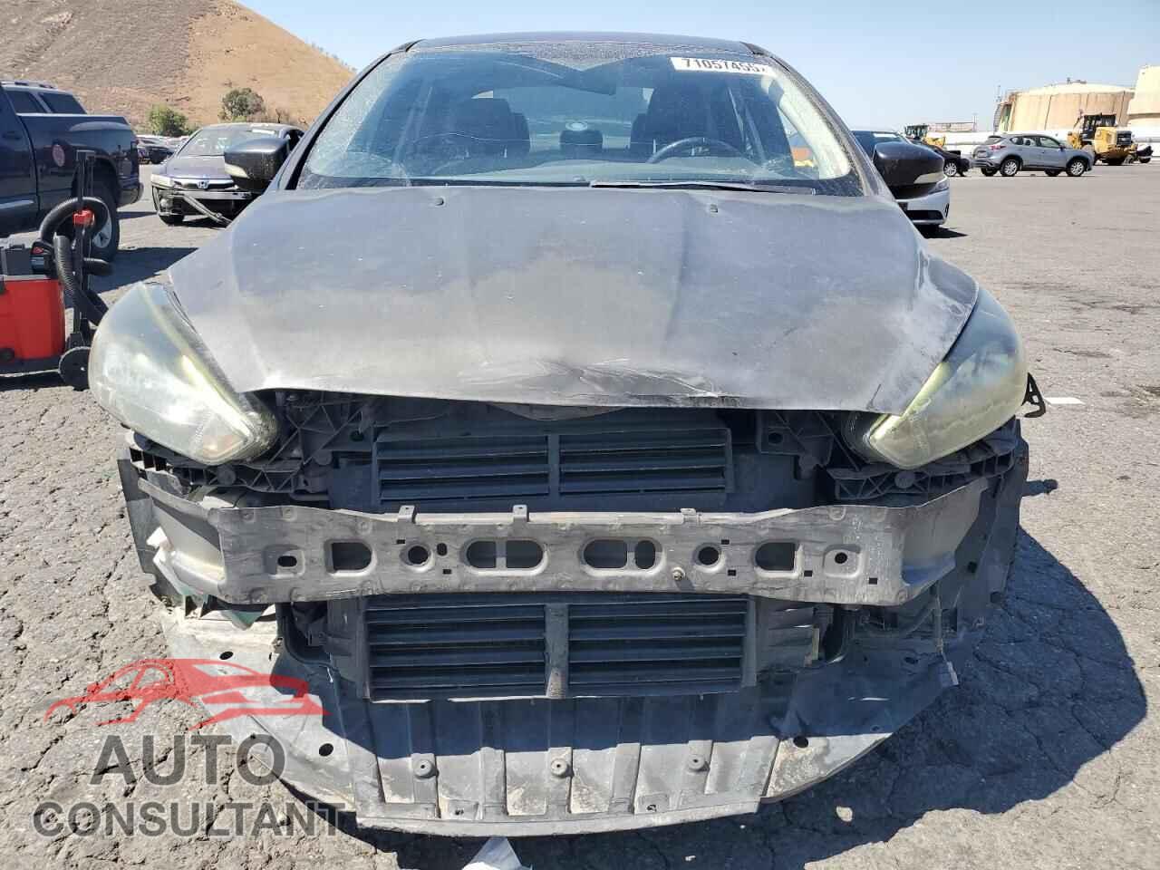 FORD FOCUS 2015 - 1FADP3F21FL319119