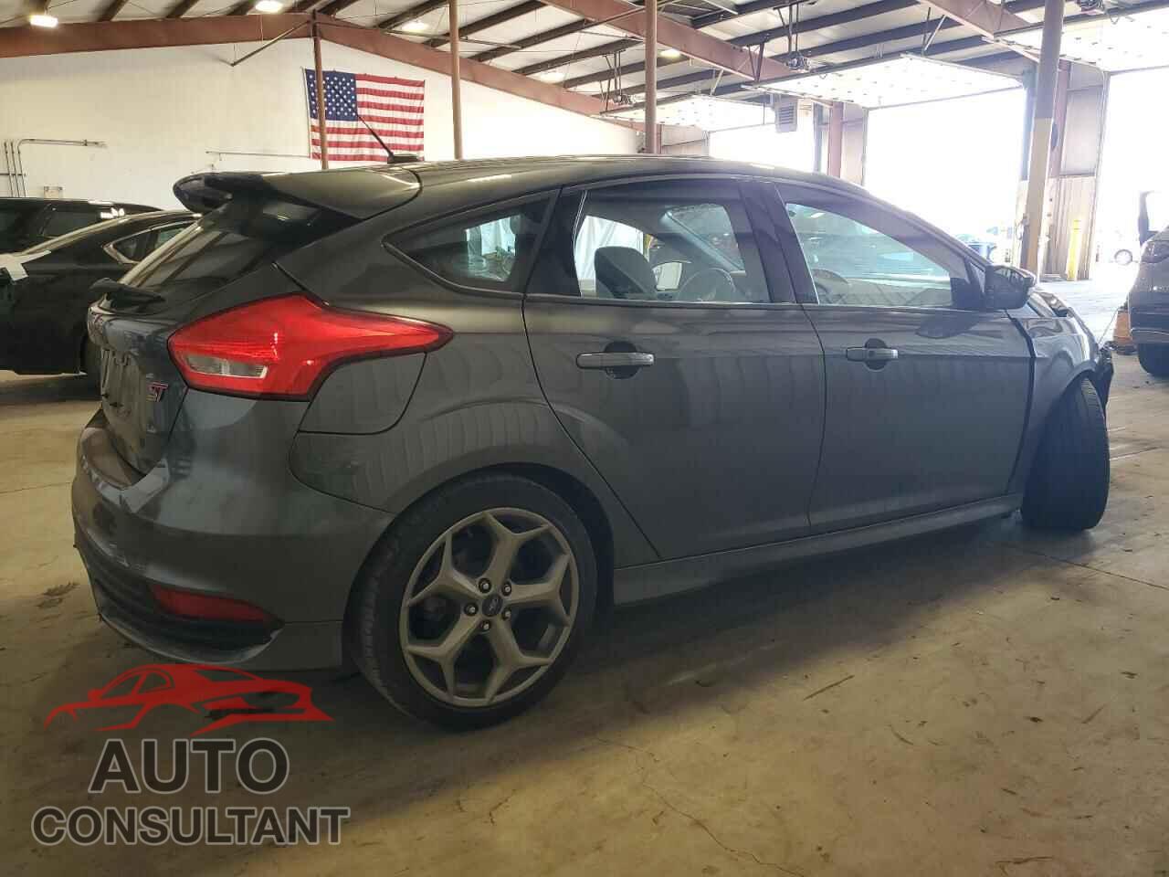 FORD FOCUS 2017 - 1FADP3L94HL322052