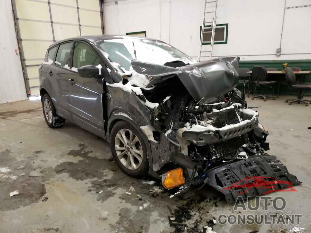 FORD ESCAPE 2017 - 1FMCU0F77HUB26958