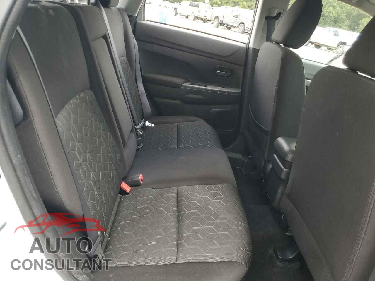 MITSUBISHI OUTLANDER 2023 - JA4ARUAU1PU003473