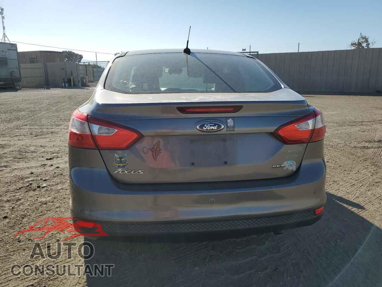 FORD FOCUS 2012 - 1FAHP3H24CL339858