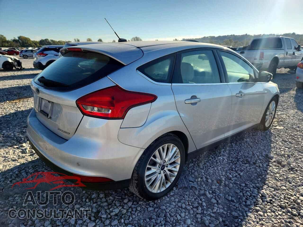 FORD FOCUS 2017 - 1FADP3N28HL287595