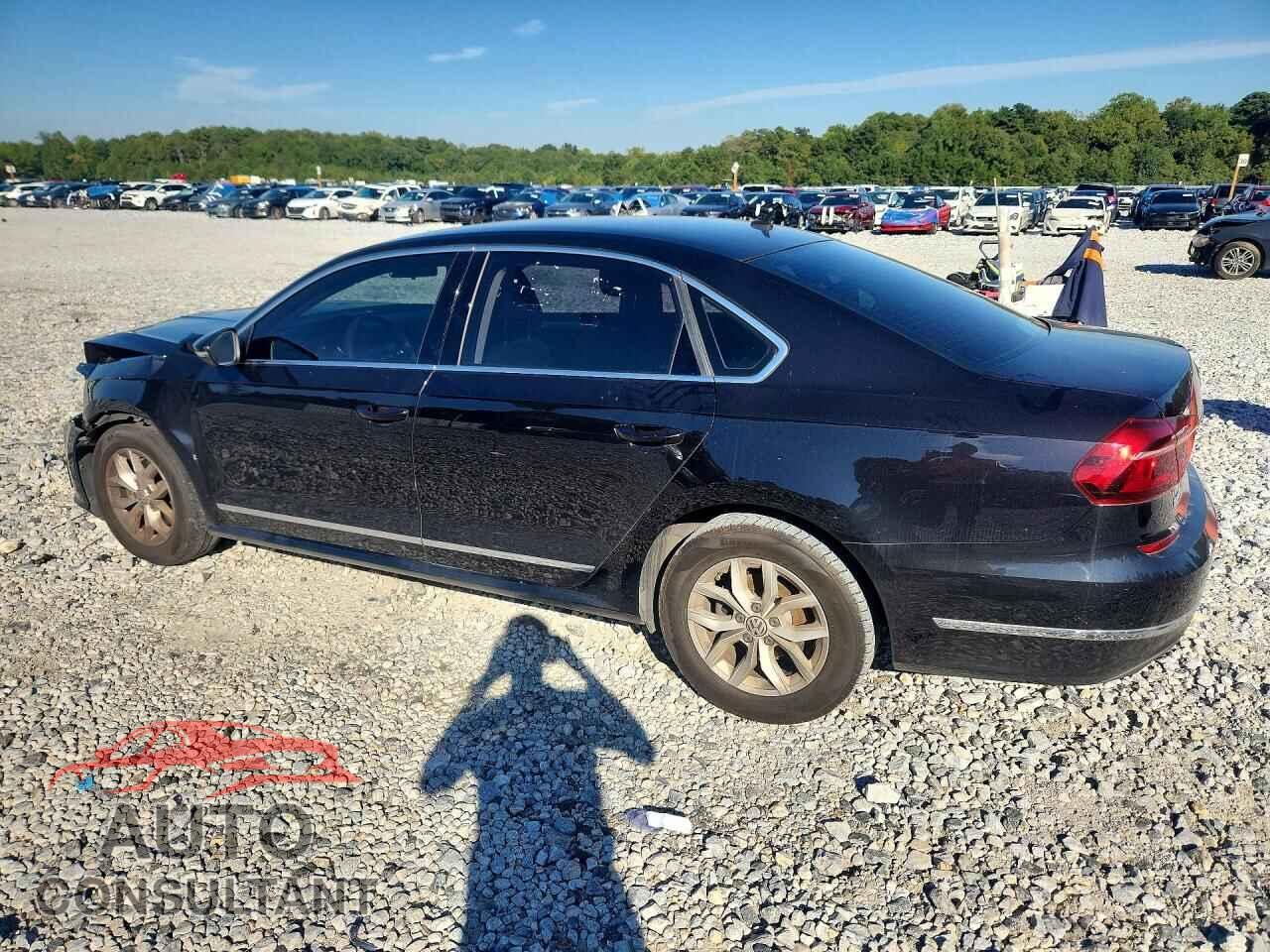 VOLKSWAGEN PASSAT 2017 - 1VWAT7A33HC024197