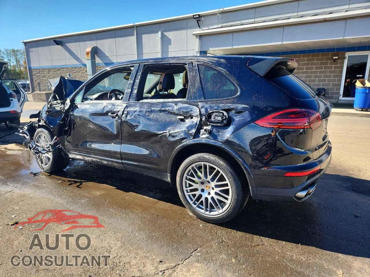 PORSCHE CAYENNE 2018 - WP1AE2A21JLA70509