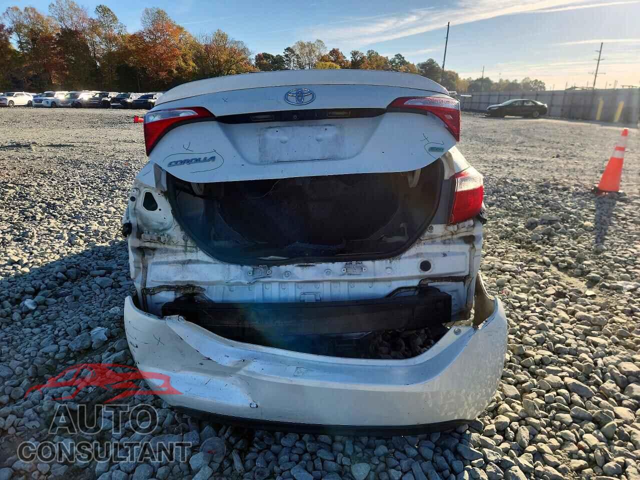 TOYOTA COROLLA 2015 - 5YFBPRHE2FP240772