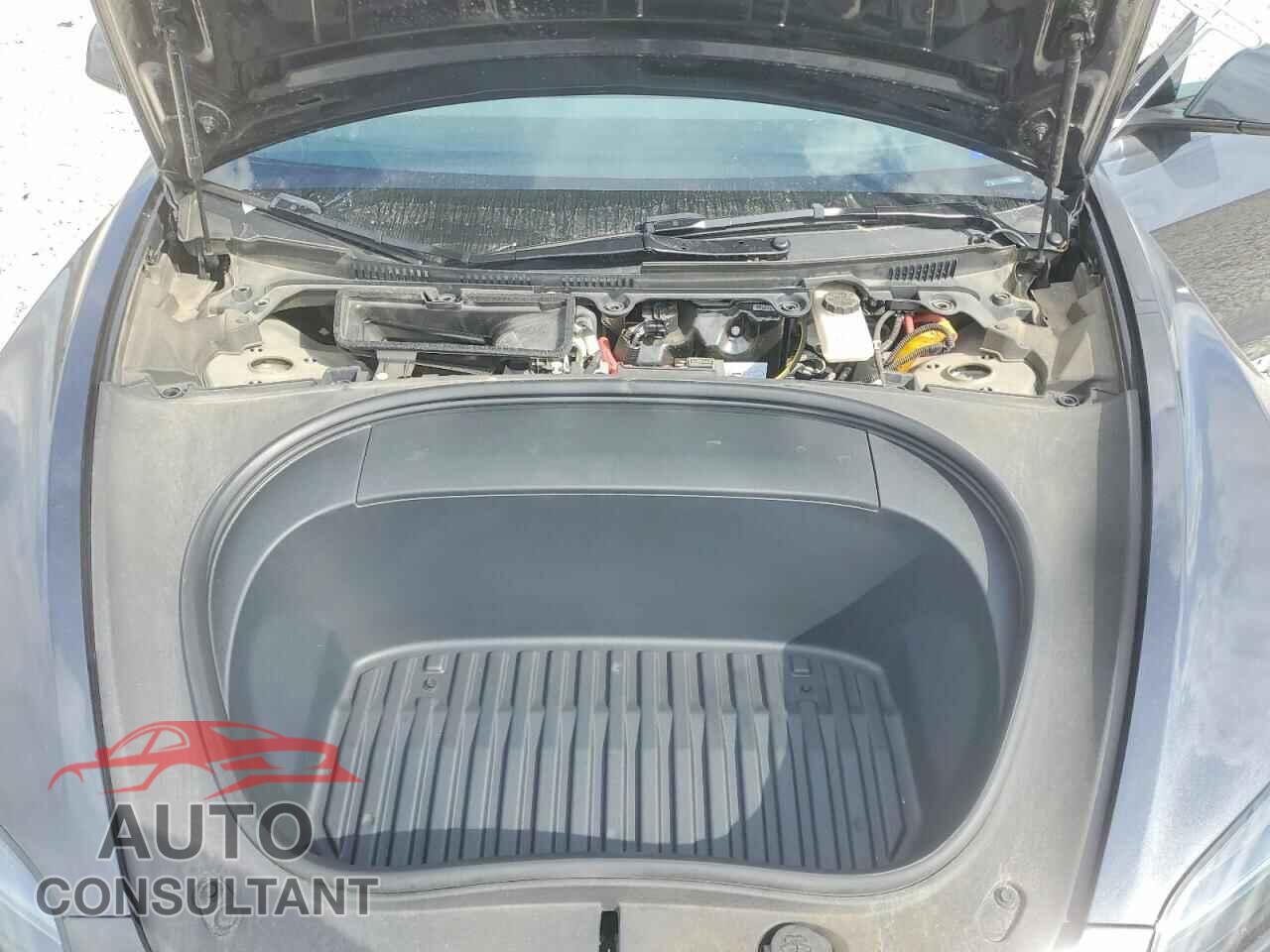 TESLA MODEL 3 2024 - 5YJ3E1EA9RF782898