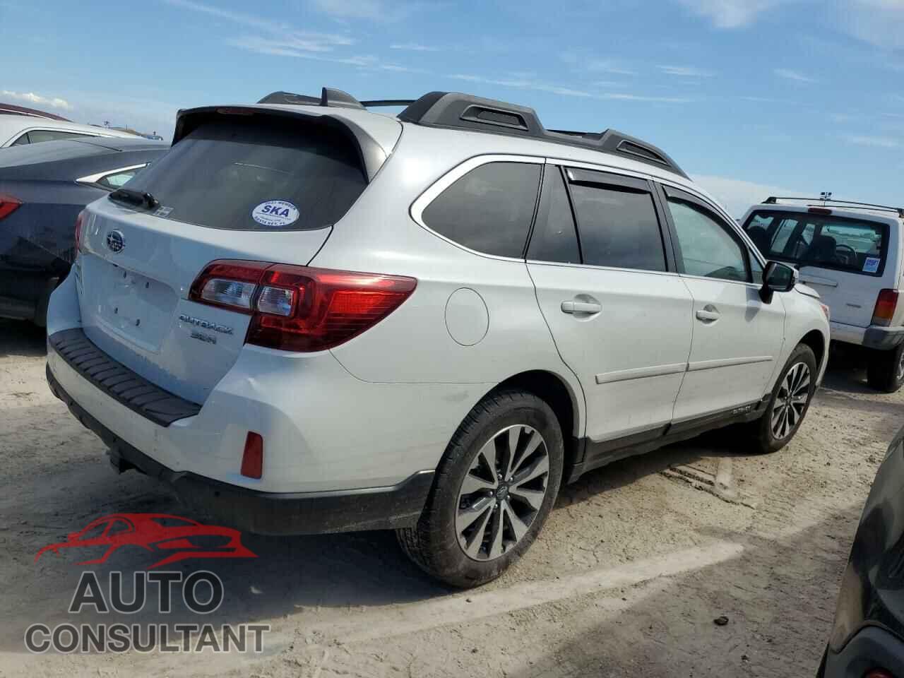 SUBARU OUTBACK 2017 - 4S4BSENC3H3349436