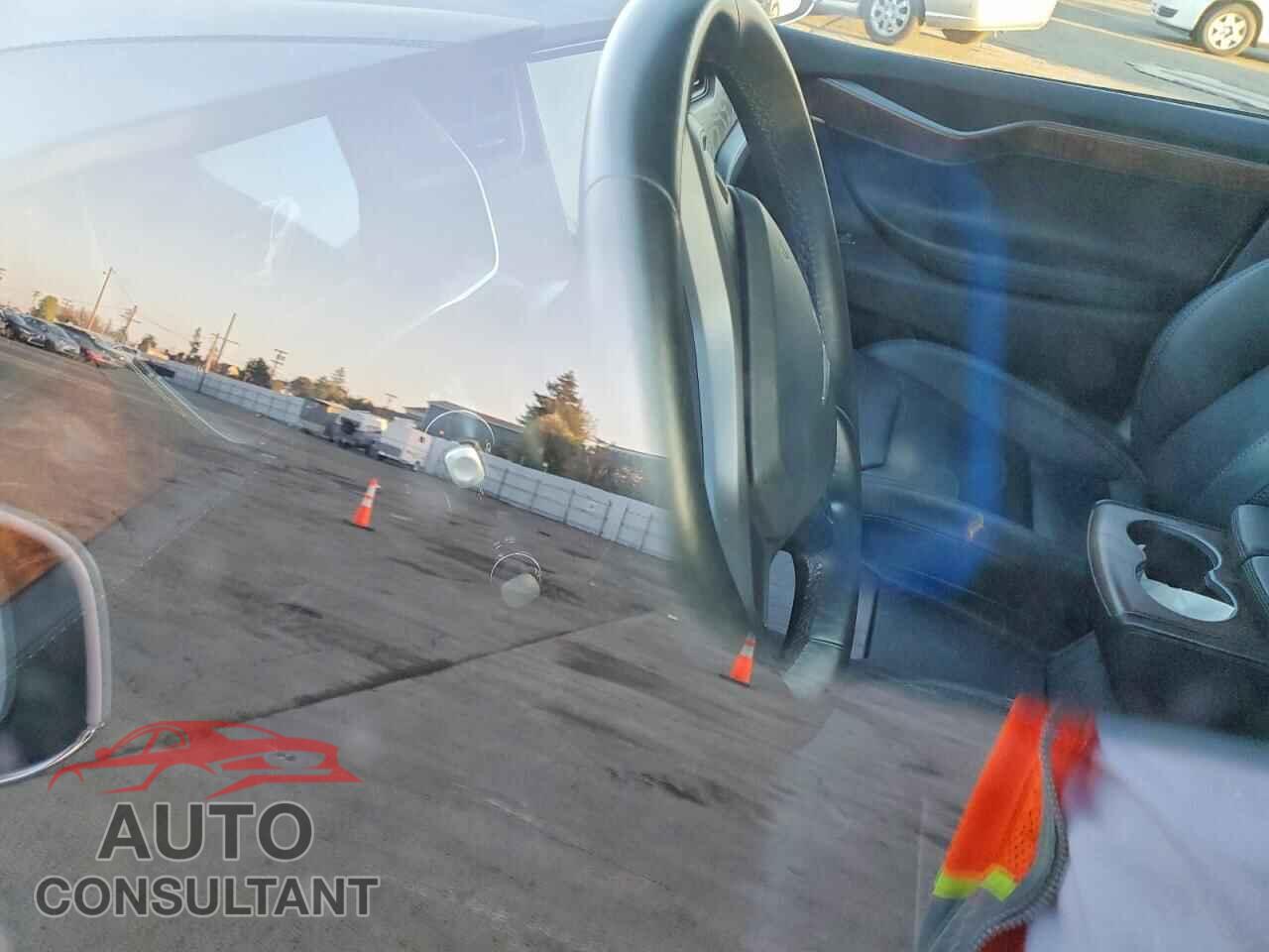 TESLA MODEL X 2019 - 5YJXCBE24KF183032