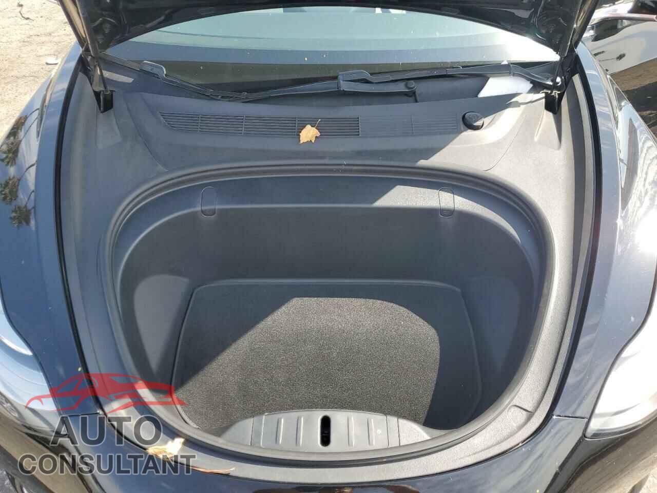 TESLA MODEL 3 2018 - 5YJ3E1EA5JF166426