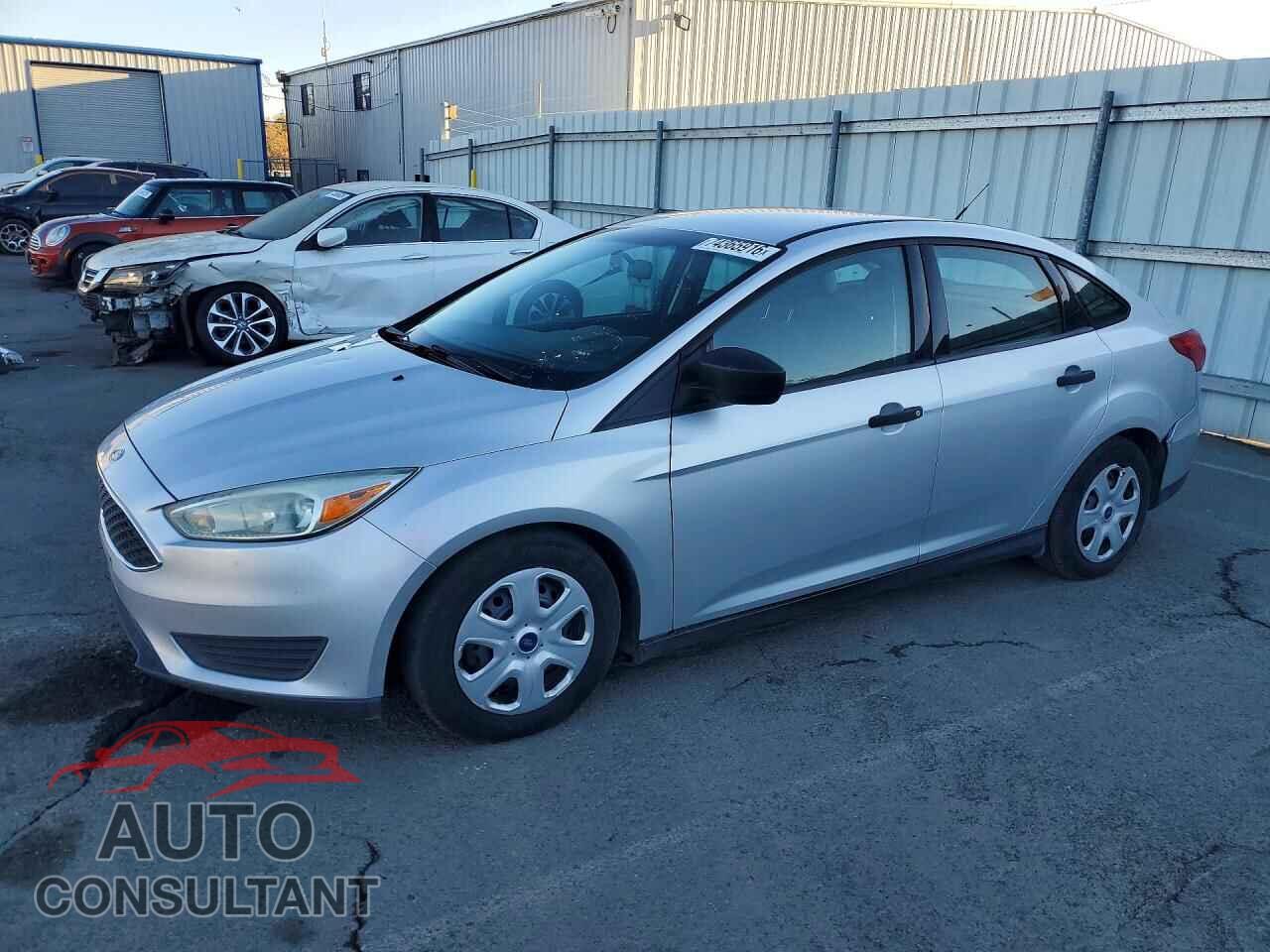 FORD FOCUS 2015 - 1FADP3E21FL301978