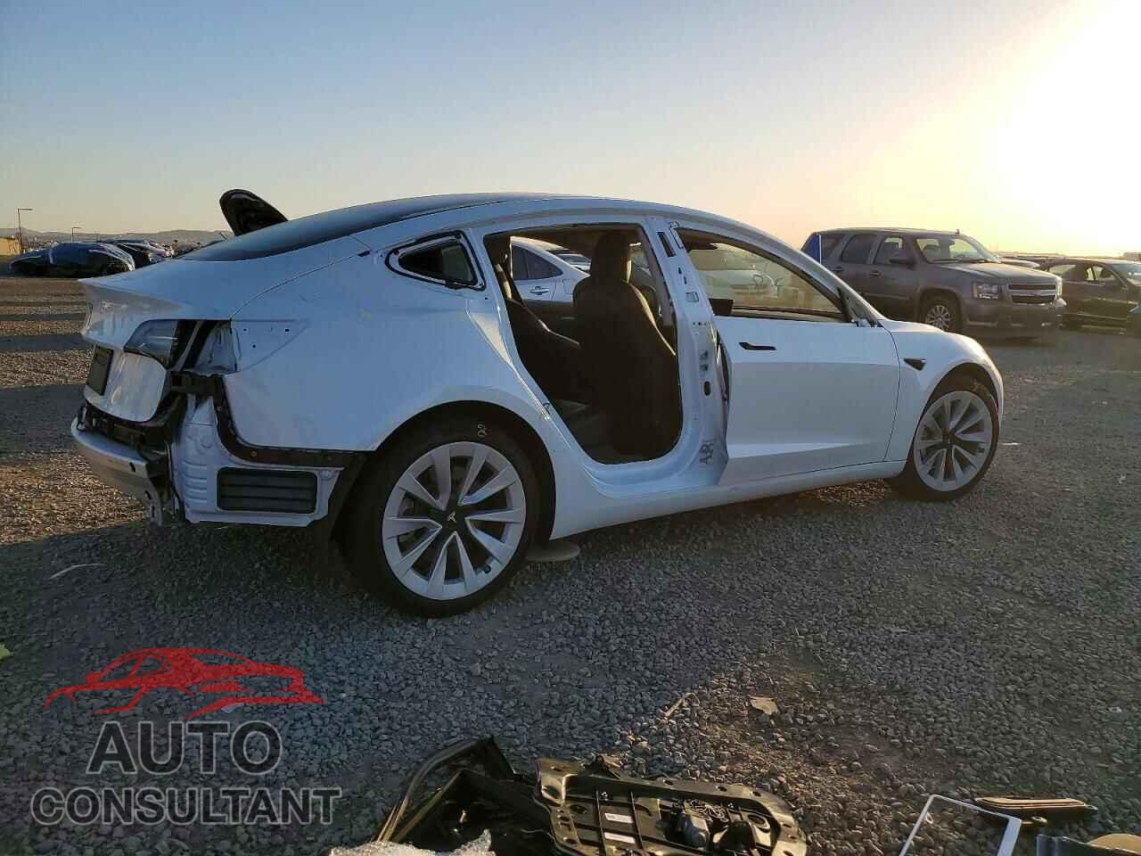 TESLA MODEL 3 2021 - 5YJ3E1EA1MF068451