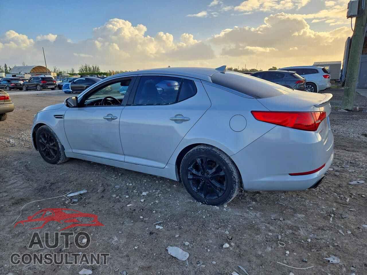KIA OPTIMA 2011 - KNAGN4A78B5072618