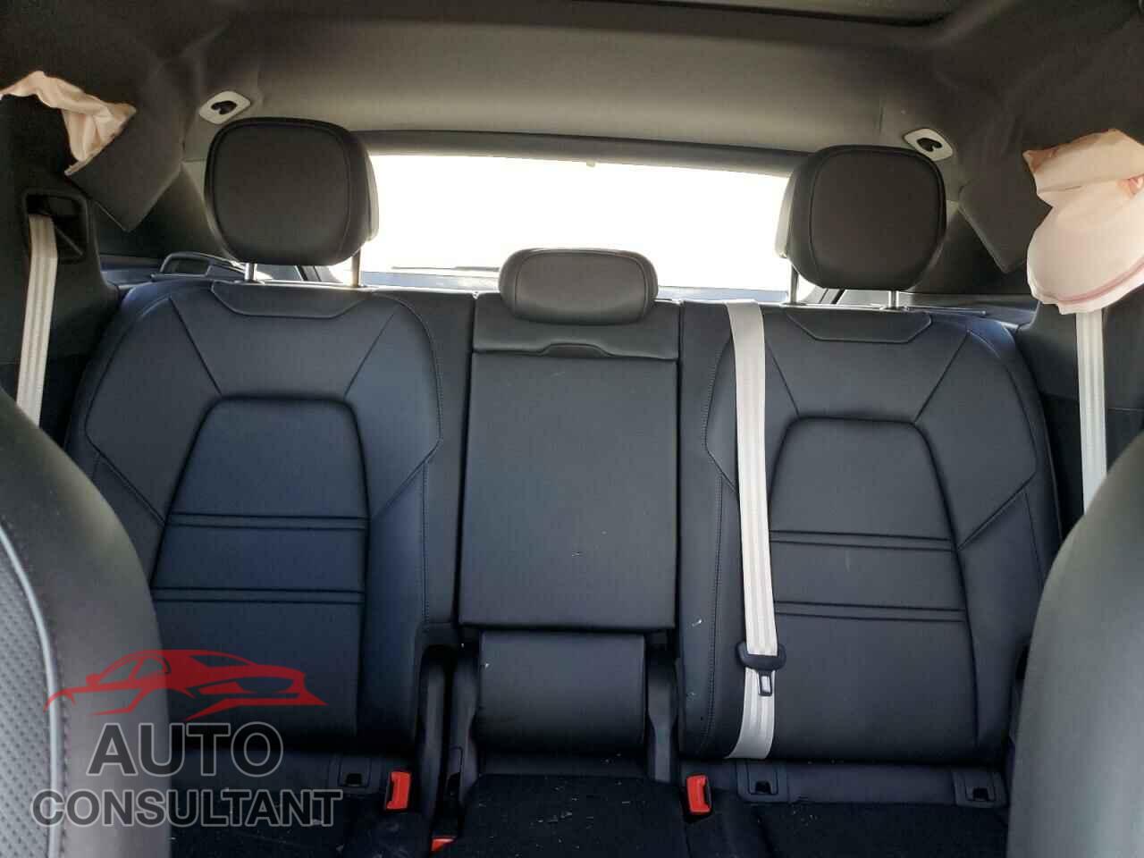 PORSCHE CAYENNE 2024 - WP1AA2AY1RDA02409
