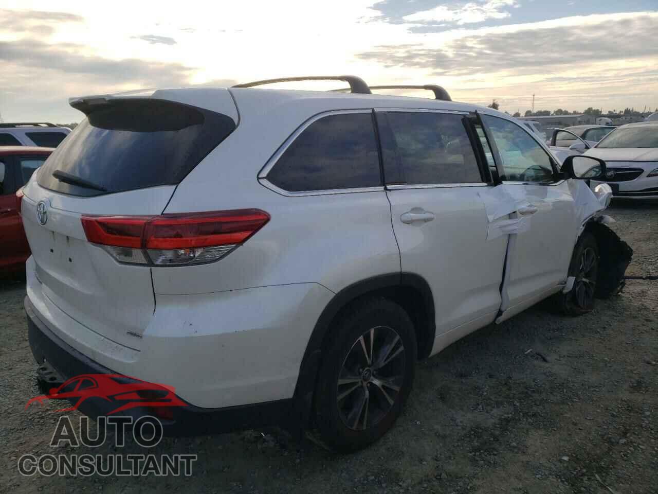 TOYOTA HIGHLANDER 2018 - 5TDBZRFH1JS910657