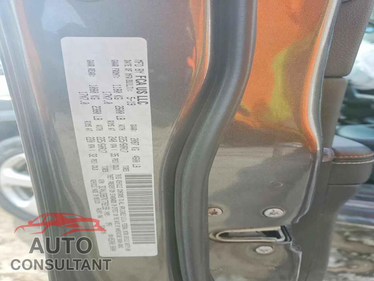 JEEP COMPASS 2019 - 3C4NJDBB7KT792159