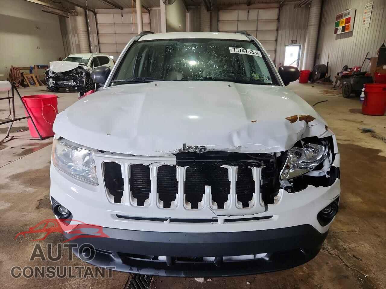 JEEP COMPASS 2011 - 1J4NF1FB6BD244700