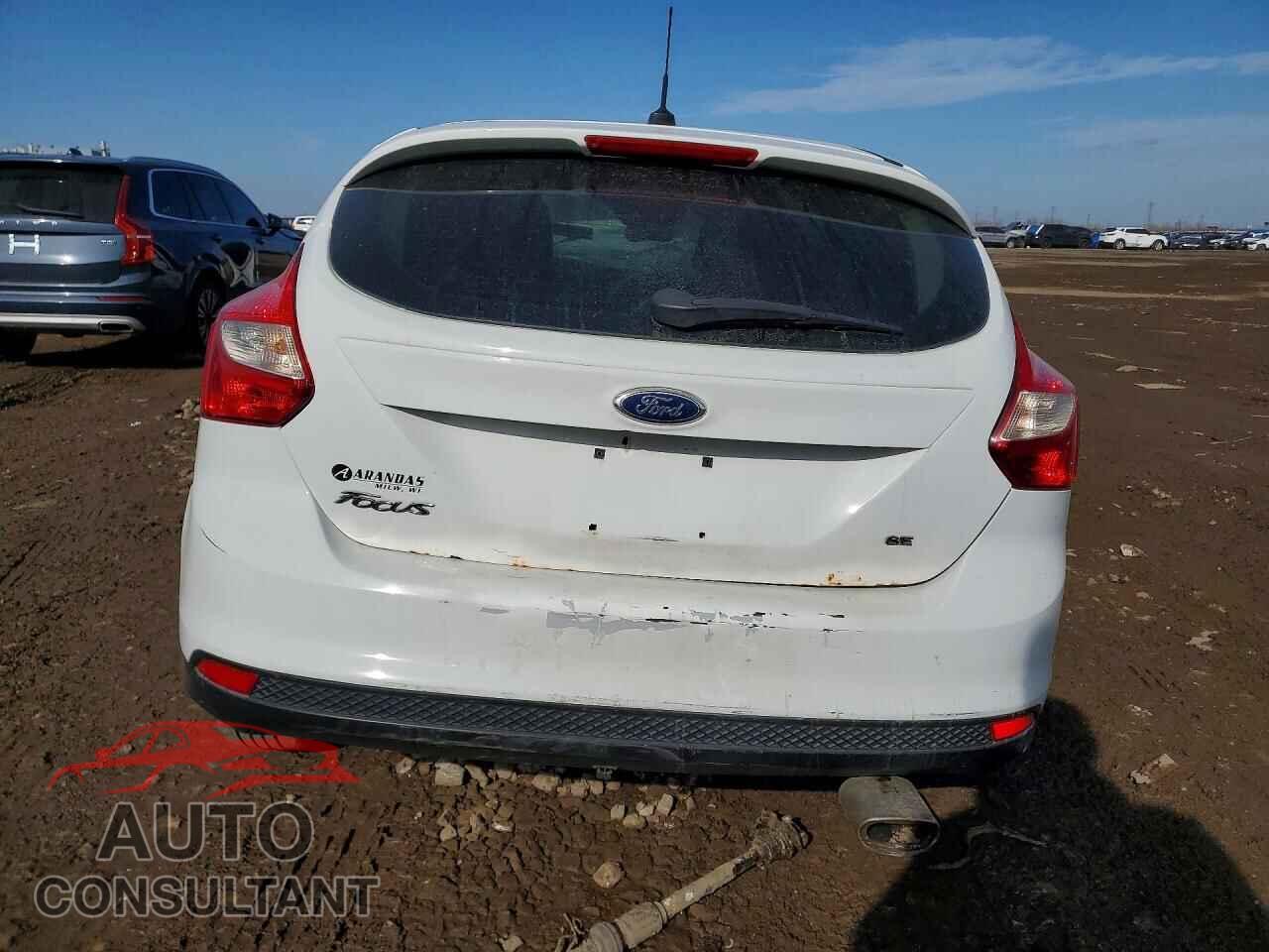 FORD FOCUS 2014 - 1FADP3K21EL260626