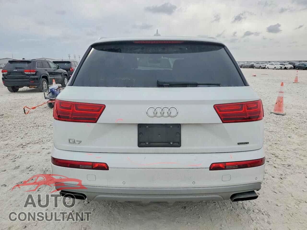 AUDI Q7 2017 - WA1LHBF70HD049459