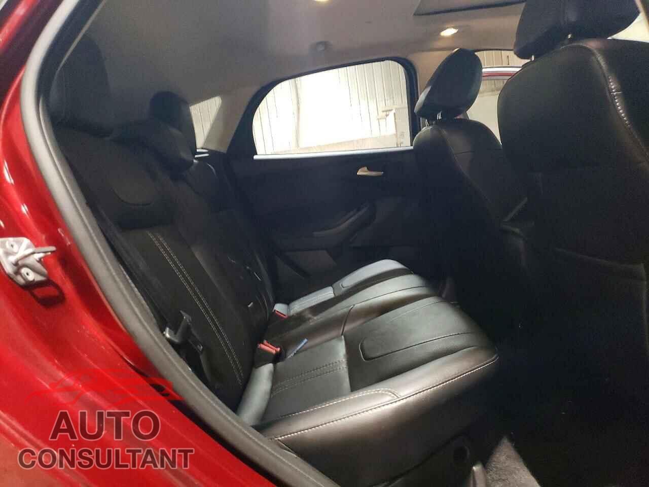 FORD FOCUS 2014 - 1FADP3N23EL275057