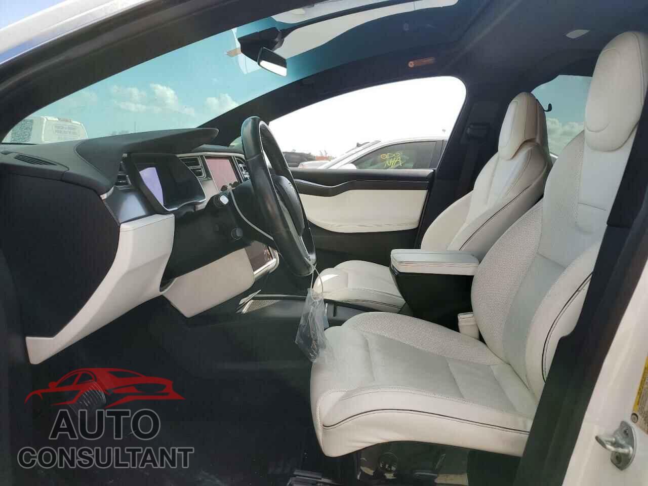 TESLA MODEL X 2016 - 5YJXCBE21GF019518