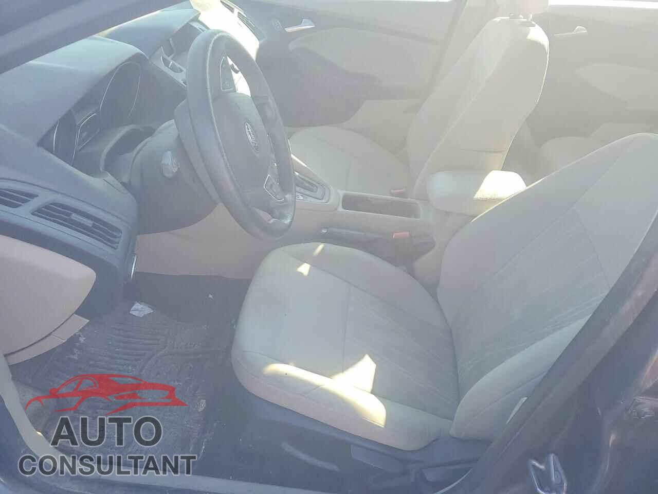 FORD FOCUS 2015 - 1FADP3F27FL302583
