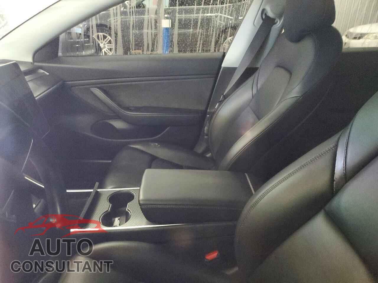 TESLA MODEL 3 2018 - 5YJ3E1EA9JF022880