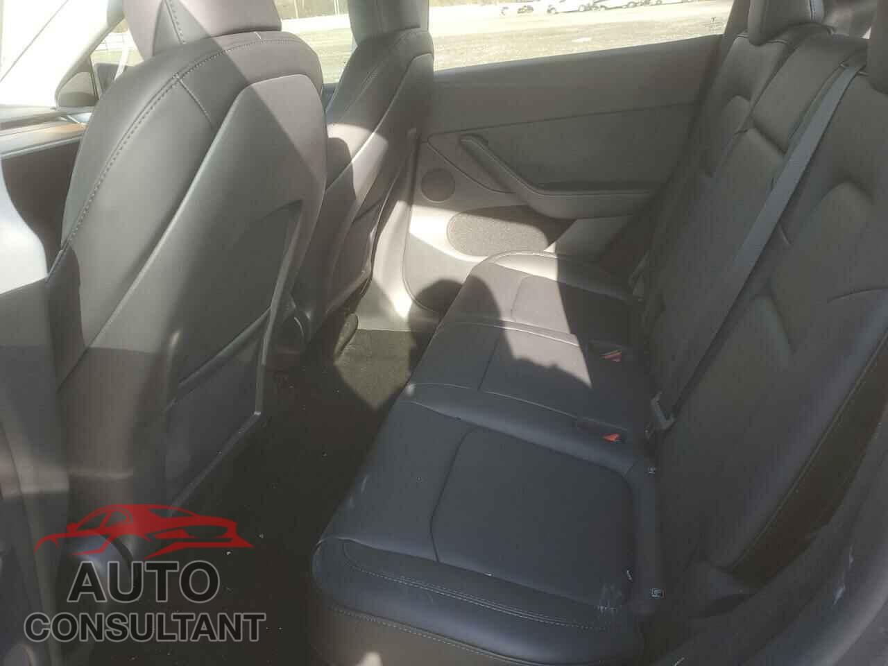 TESLA MODEL Y 2023 - 7SAYGDEE2PF880109