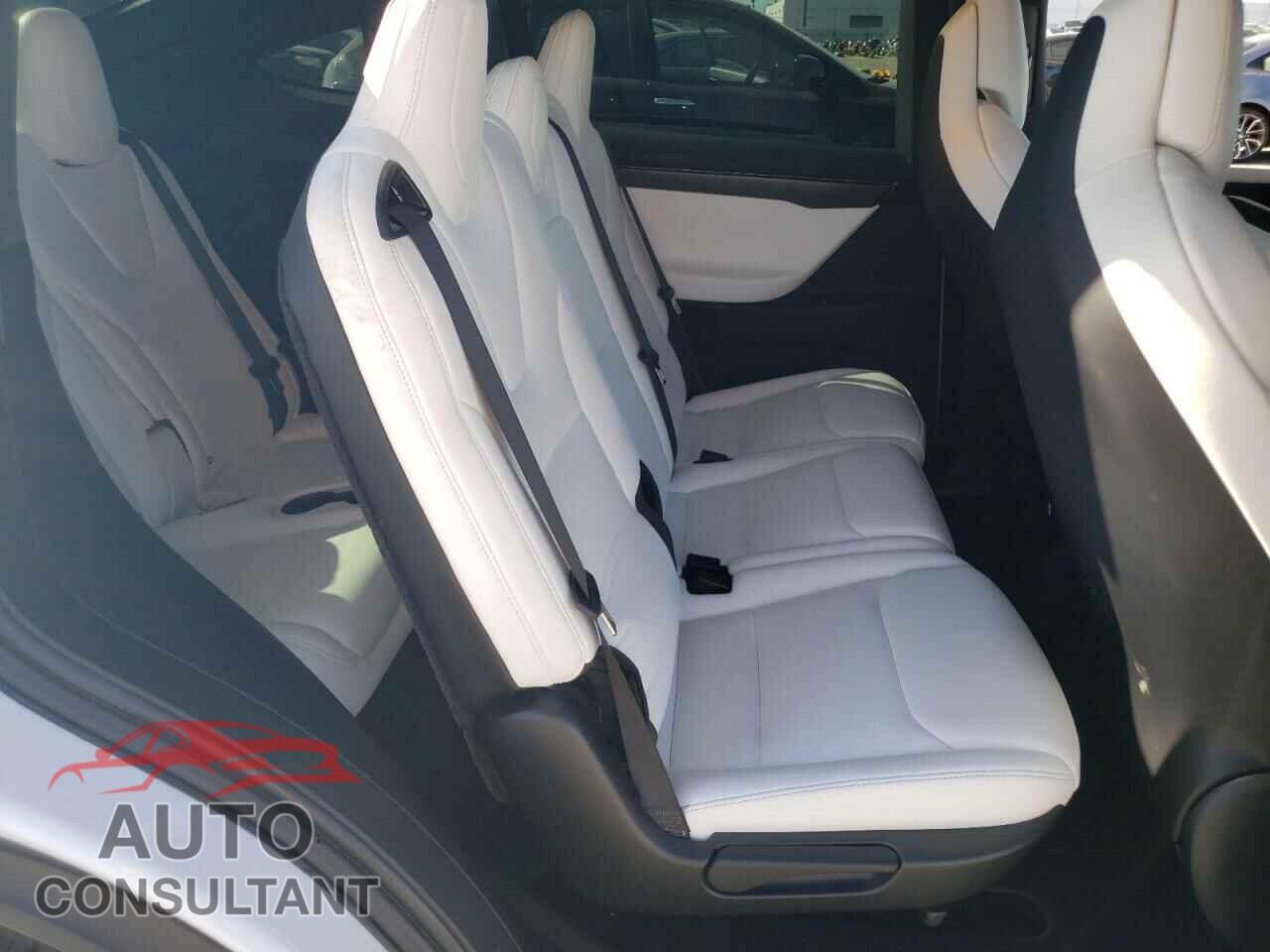 TESLA MODEL X 2018 - 5YJXCAE2XJF109283