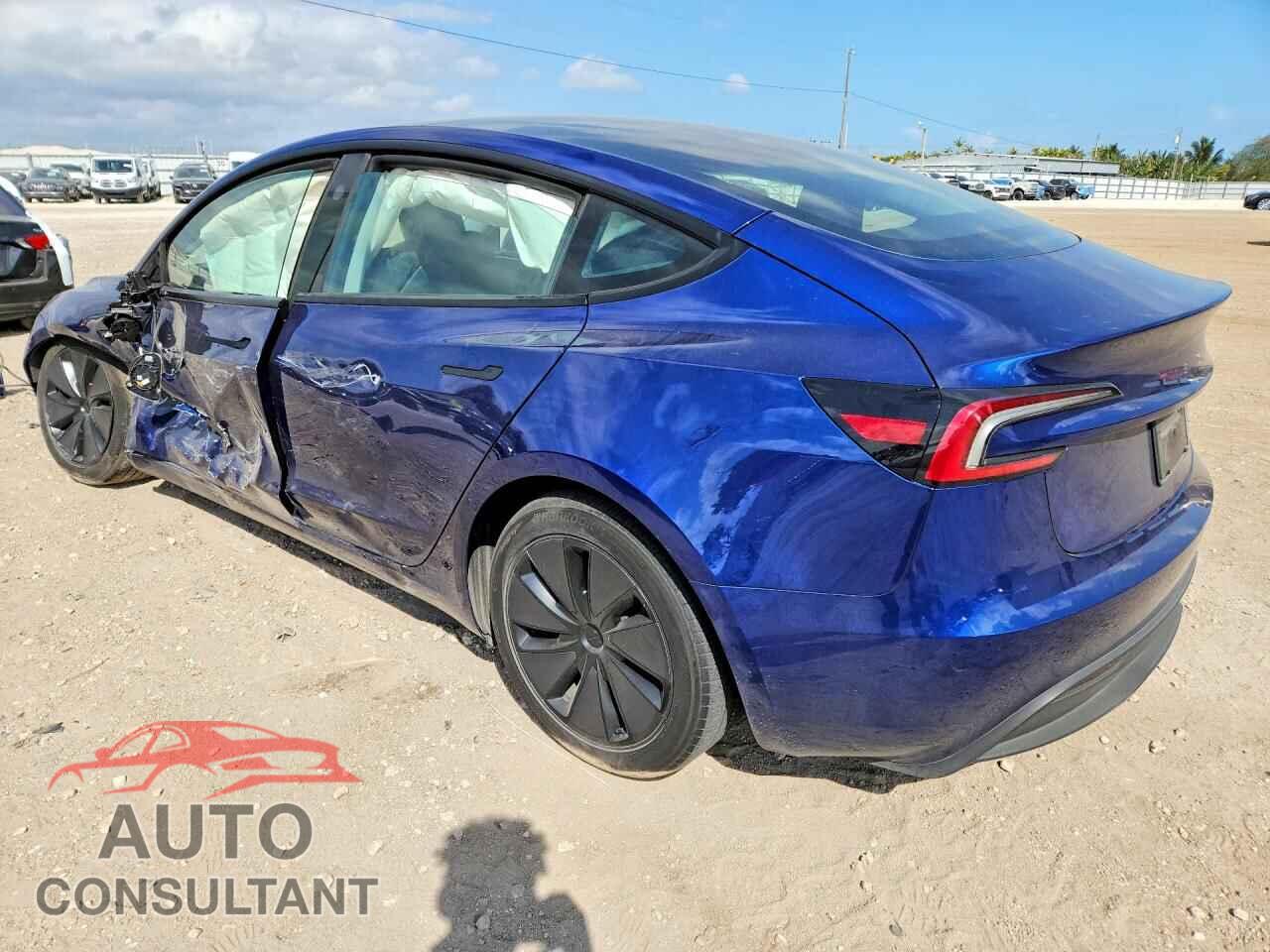 TESLA MODEL 3 2024 - 5YJ3E1EAXRF835477