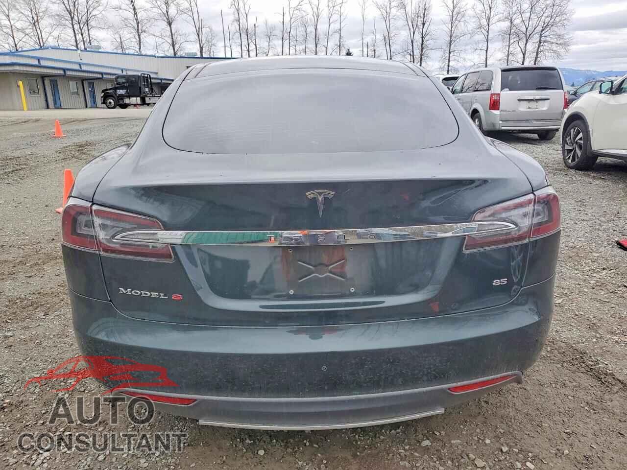 TESLA MODEL S 2013 - 5YJSA1DN5DFP06017