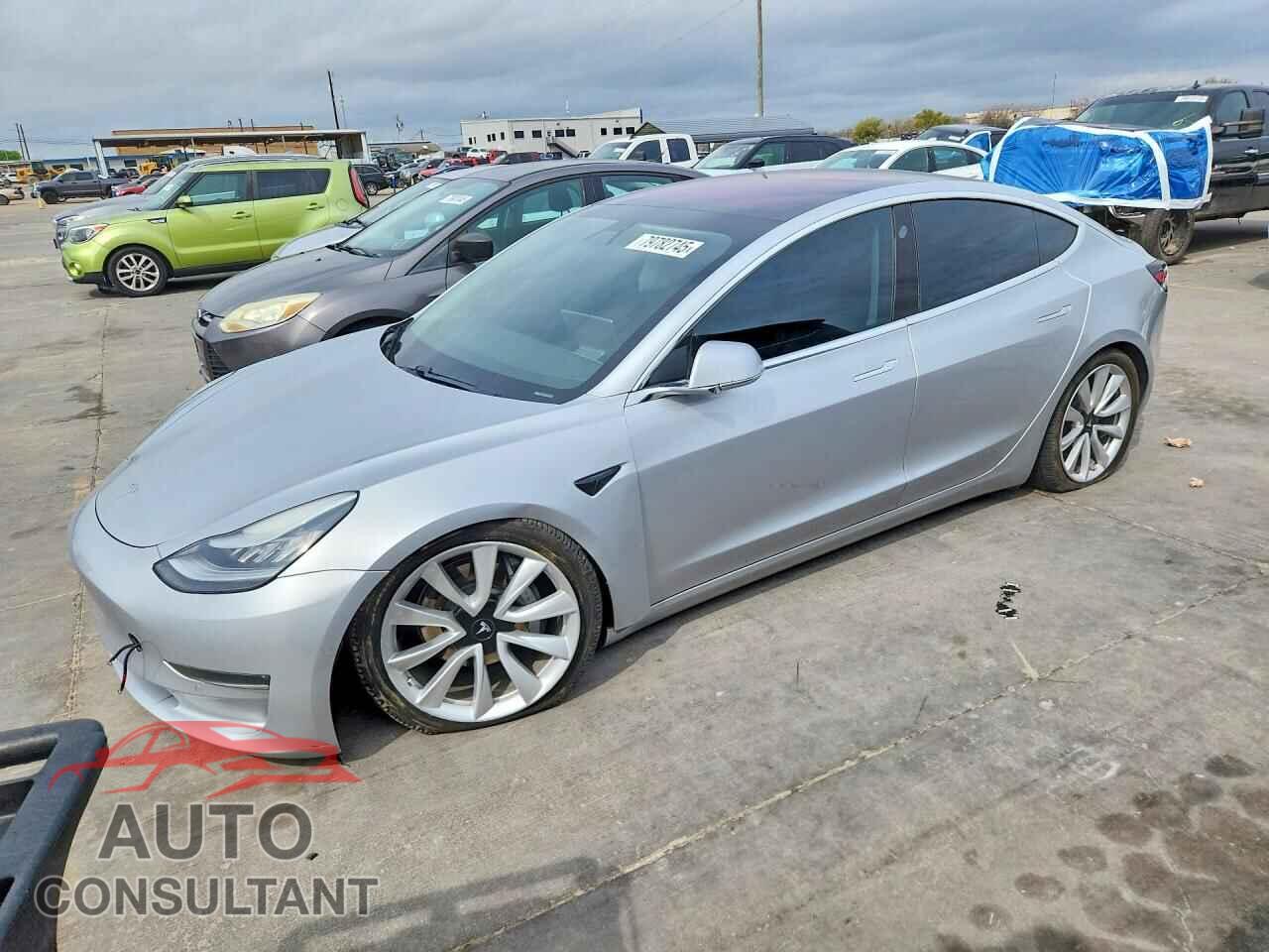 TESLA MODEL 3 2018 - 5YJ3E1EBXJF069375