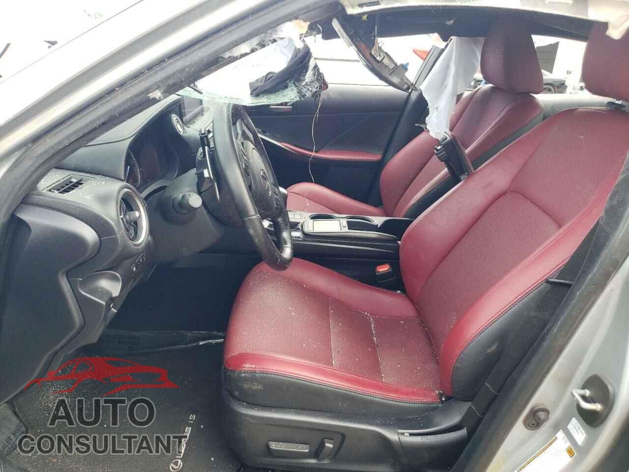 LEXUS IS 2021 - JTHAA1D21M5113837