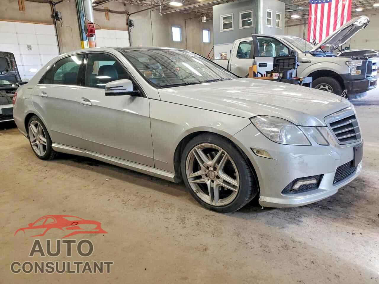 MERCEDES-BENZ E-CLASS 2011 - WDDHF8HB6BA371639