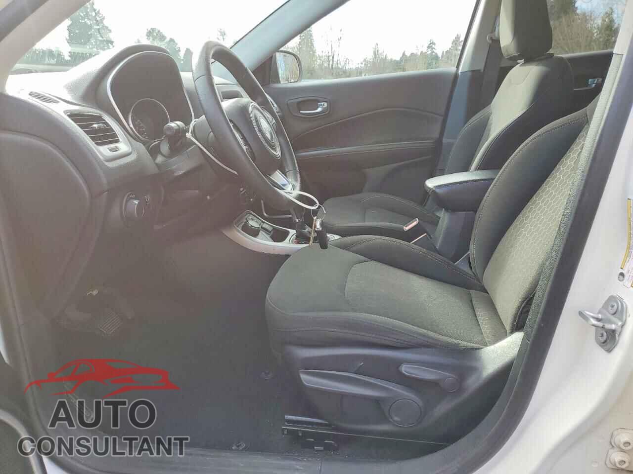 JEEP COMPASS 2020 - 3C4NJDAB2LT256495