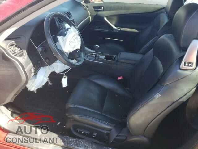 LEXUS IS 2014 - JTHFF2C29E2530950