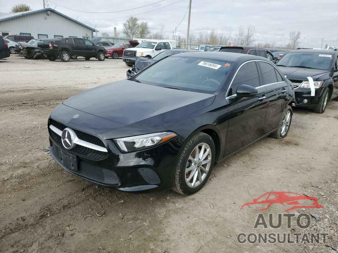 MERCEDES-BENZ A-CLASS 2019 - WDD3G4FB1KW028548
