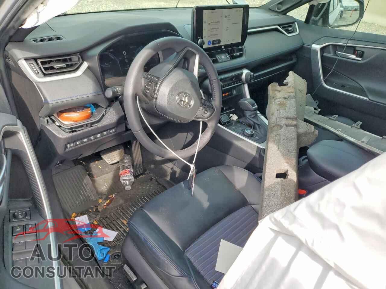 TOYOTA RAV4 2024 - 2T3E6RFV2RW054341