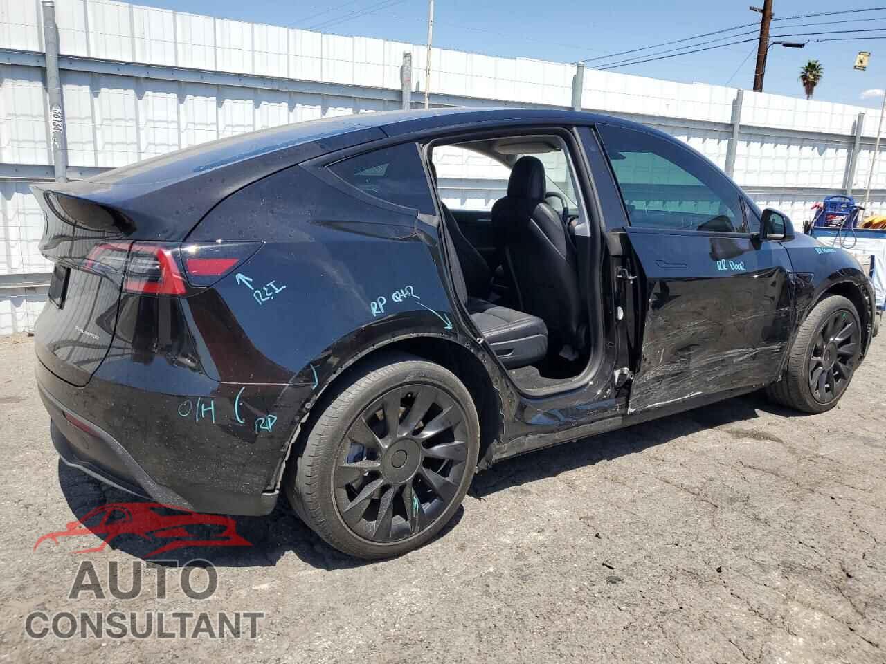 TESLA MODEL Y 2023 - 7SAYGAEE5PF589408