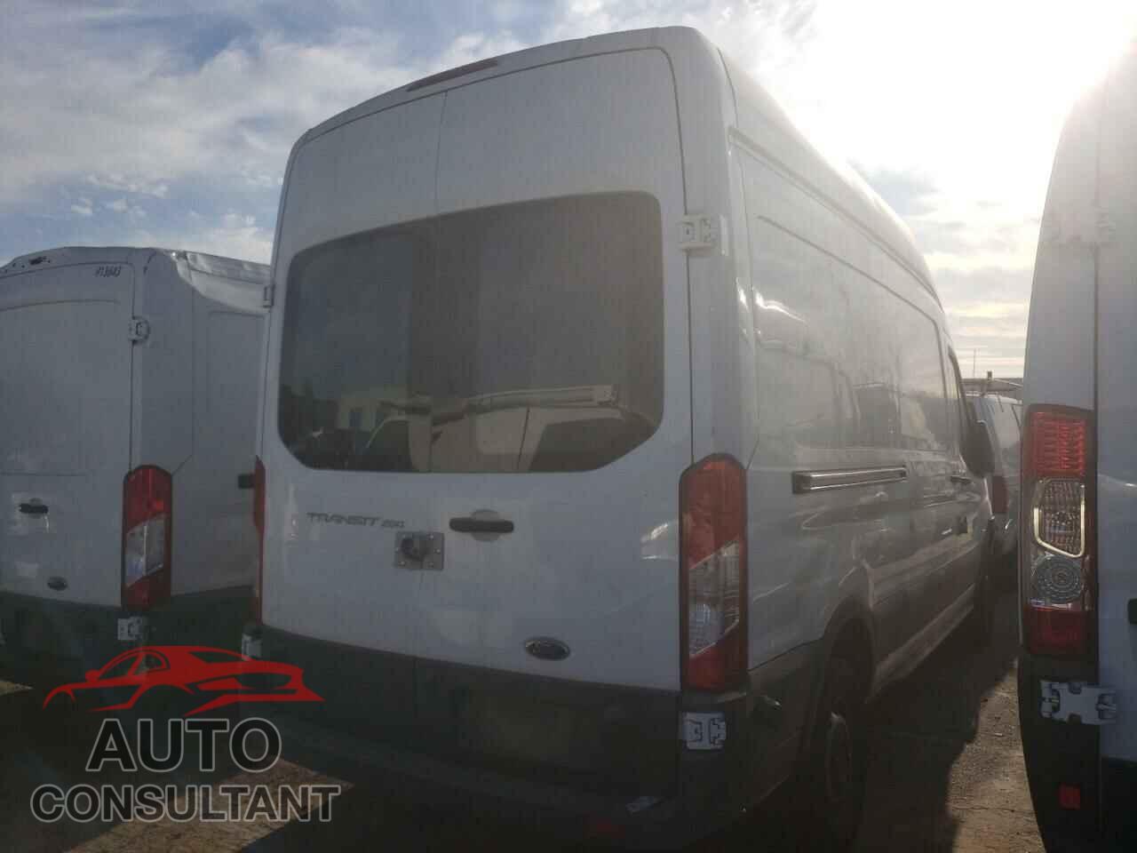 FORD TRANSIT CO 2017 - 1FTYR2XM6HKA22128