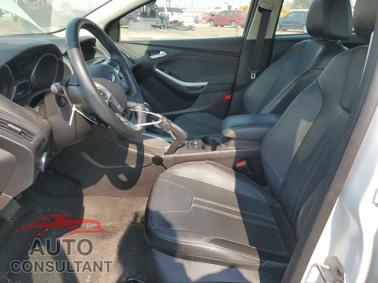 FORD FOCUS 2014 - 1FADP3F22EL110454