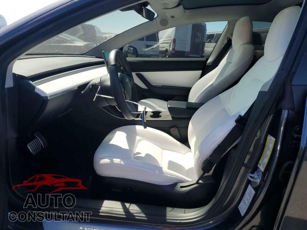 TESLA MODEL 3 2019 - 5YJ3E1EB3KF393401