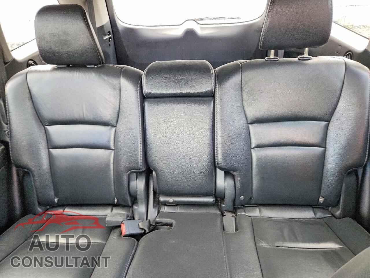 HONDA PILOT 2017 - 5FNYF6H72HB001539